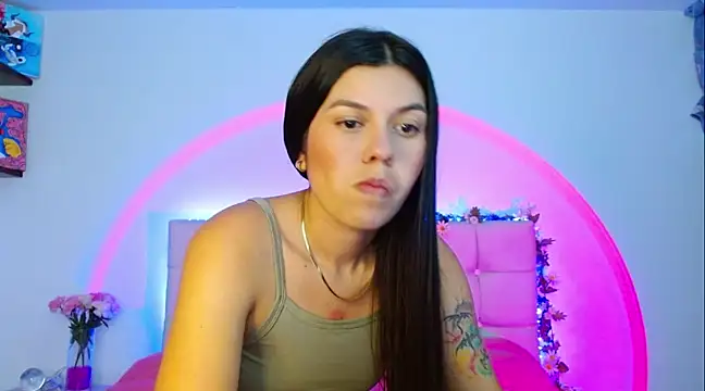 Layla Rachel online show from February 17, 2025, 1:47 am