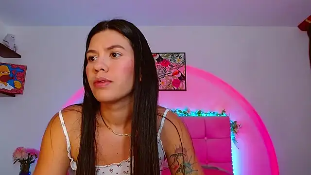 Layla Rachel online show from October 23, 2025, 10:30 pm