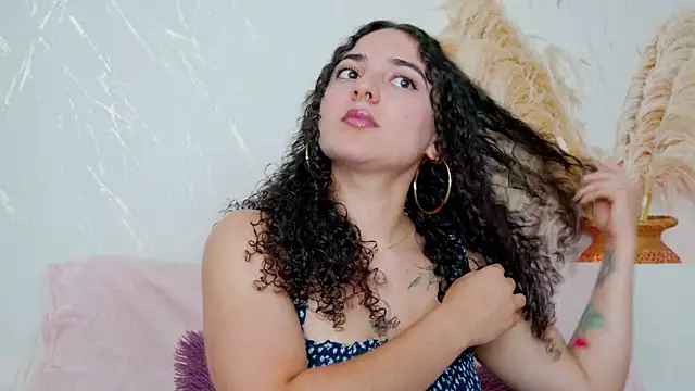 Snapshot of merida_bell18 chatting on June 15, 2026, 12:46 am merida bell18 online show from June 15, 2026, 12:46 am