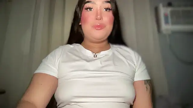 Snapshot of MissCataleyaxxx chatting on February 9, 2026, 12:58 am MissCataleyaxxx online show from February 9, 2026, 12:58 am