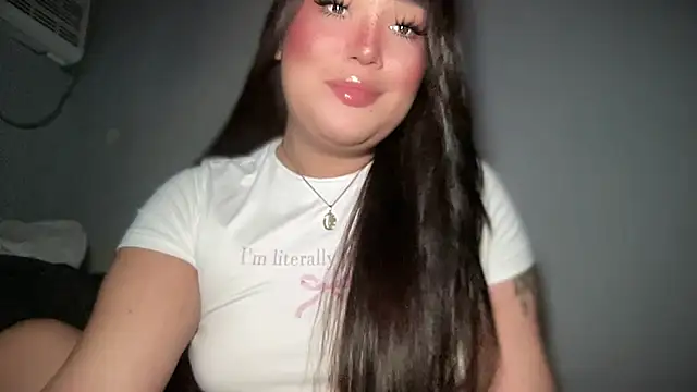 Snapshot of MissCataleyaxxx chatting on February 15, 2026, 1:35 am MissCataleyaxxx online show from February 15, 2026, 1:35 am