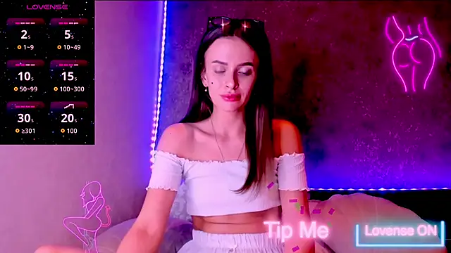 madina taher online show from March 18, 2026, 10:35 pm