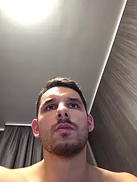 Antoniodiamond online show from April 26, 2026, 7:33 pm