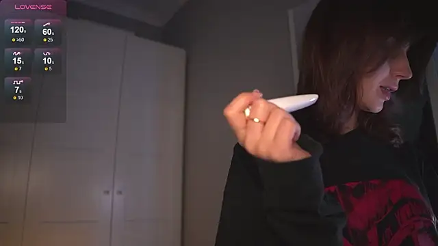 Snapshot of -JuicyMolly- chatting on February 17, 2026, 5:41 pm -JuicyMolly- online show from February 17, 2026, 5:41 pm