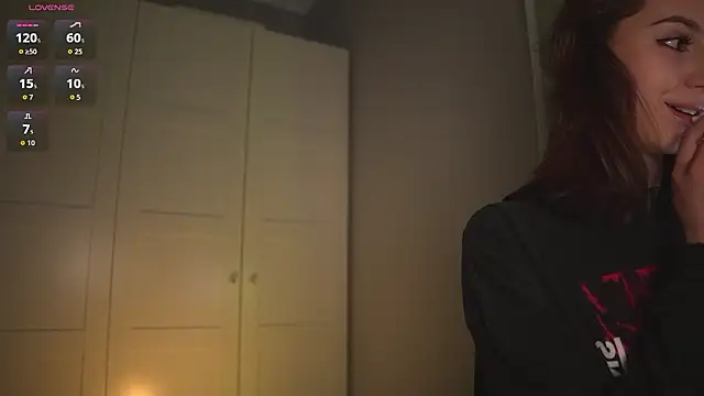 Snapshot of -JuicyMolly- chatting on March 15, 2026, 4:02 pm -JuicyMolly- online show from March 15, 2026, 4:02 pm