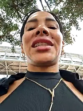 Snapshot of Doll_Loren chatting on September 19, 2025, 3:56 pm Doll Loren online show from September 19, 2025, 3:56 pm