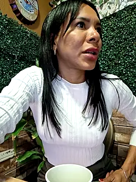 Snapshot of Doll_Loren chatting on September 30, 2025, 1:49 pm Doll Loren online show from September 30, 2025, 1:49 pm