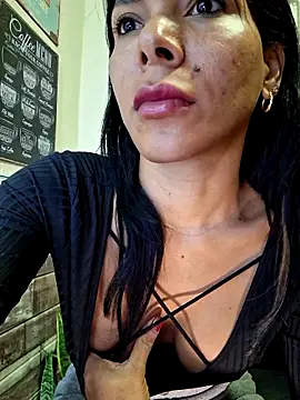 Snapshot of Doll_Loren chatting on October 1, 2025, 3:07 pm Doll Loren online show from October 1, 2025, 3:07 pm