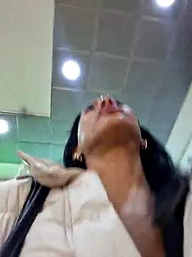 Snapshot of Doll_Loren chatting on October 18, 2025, 2:07 pm Doll Loren online show from October 18, 2025, 2:07 pm