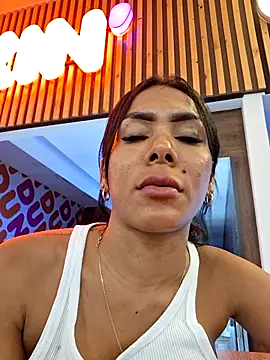 Doll Loren online show from January 6, 2026, 6:50 am