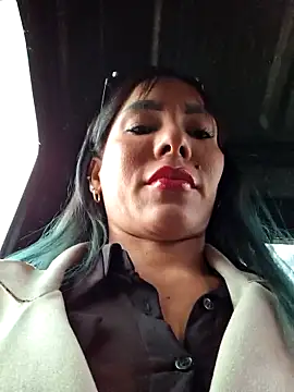 Doll Loren online show from June 19, 2026, 2:32 pm