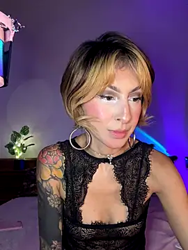 Cinamoonn online show from September 23, 2025, 8:34 pm