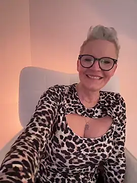 German Milf online show from March 2, 2025, 2:00 pm