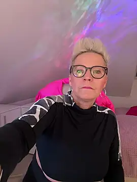 German Milf online show from April 4, 2026, 12:46 pm
