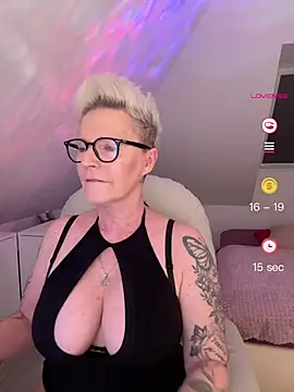 German Milf online show from April 28, 2026, 12:43 pm