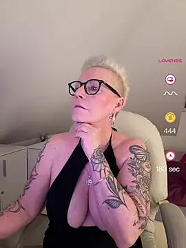 German Milf online show from May 11, 2026, 2:45 pm