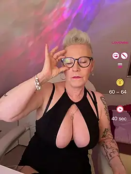 German Milf online show from May 16, 2026, 12:48 pm