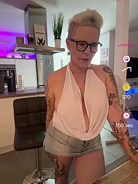 German Milf online show from May 27, 2026, 1:08 pm