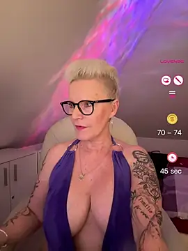 German Milf online show from May 31, 2026, 6:09 pm