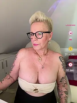 German Milf online show from June 5, 2026, 1:06 pm