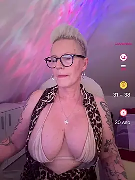 German Milf online show from June 6, 2026, 1:16 pm
