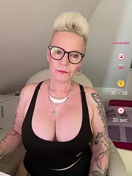 German Milf online show from June 7, 2026, 12:42 pm