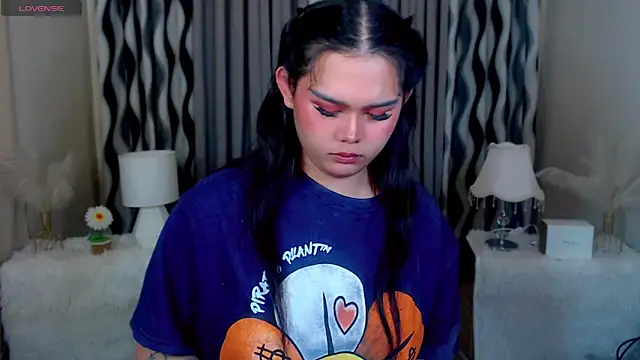 Snapshot of Ella_Fantasiax chatting on October 19, 2025, 6:36 am Ella Fantasiax online show from October 19, 2025, 6:36 am