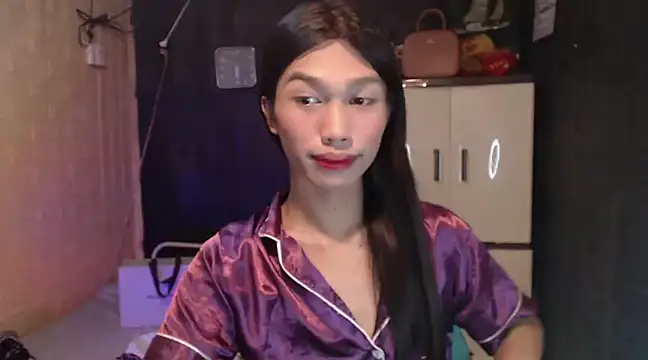 Snapshot of ToKeNa chatting on February 6, 2025, 12:48 pm ToKeNa online show from February 6, 2025, 12:48 pm