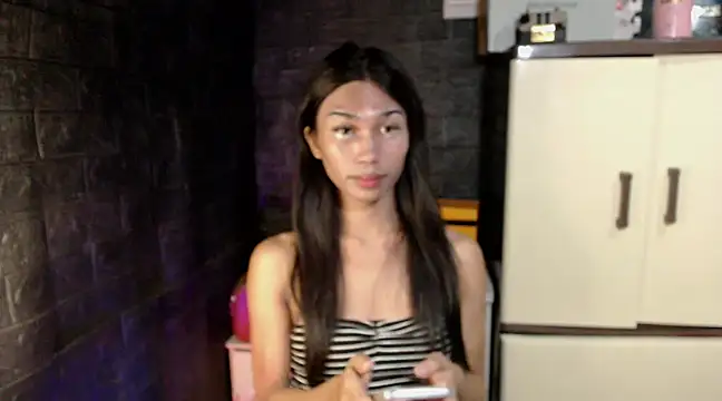 Snapshot of ToKeNa chatting on February 12, 2025, 11:30 pm ToKeNa online show from February 12, 2025, 11:30 pm
