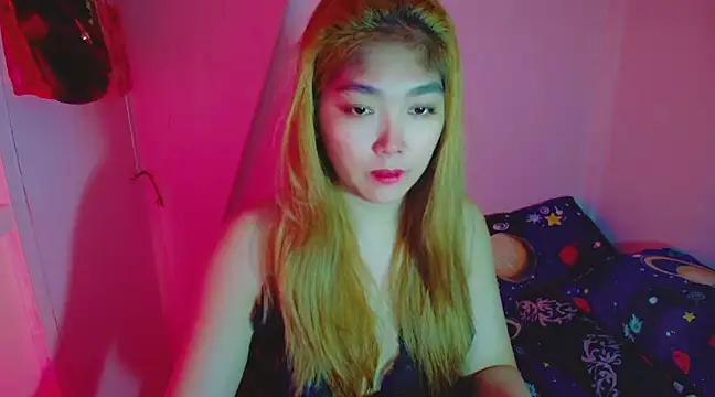 Snapshot of TR4NSCUTI3 chatting on January 25, 2025, 11:54 pm TR4NSCUTI3 online show from January 25, 2025, 11:54 pm