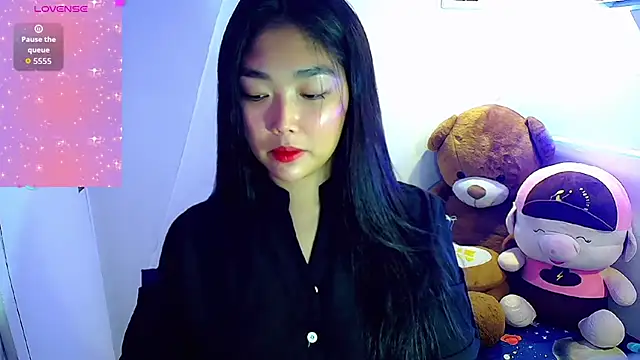 Snapshot of TR4NSCUTI3 chatting on September 30, 2025, 6:13 pm TR4NSCUTI3 online show from September 30, 2025, 6:13 pm