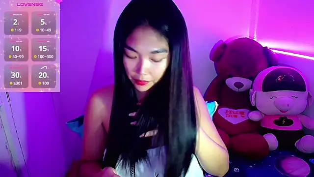 Snapshot of TR4NSCUTI3 chatting on October 16, 2025, 6:42 pm TR4NSCUTI3 online show from October 16, 2025, 6:42 pm