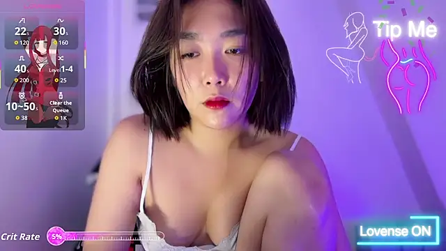 TR4NSCUTI3 online show from May 23, 2026, 8:13 pm