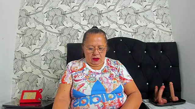 Keira Lennox online show from January 6, 2026, 11:58 am