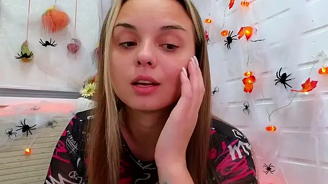 Snapshot of Misss_Vikk chatting on November 1, 2025, 3:14 pm Misss Vikk online show from November 1, 2025, 3:14 pm