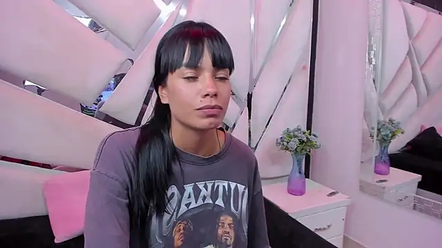 kylie seex online show from June 17, 2026, 4:04 am