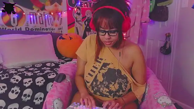 Snapshot of N1NT3NDH03 chatting on December 22, 2024, 7:54 am N1NT3NDH03 online show from December 22, 2024, 7:54 am