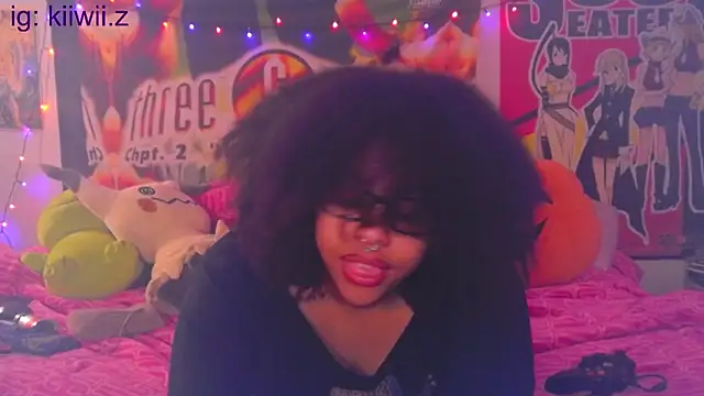 Snapshot of N1NT3NDH03 chatting on March 8, 2025, 6:43 am N1NT3NDH03 online show from March 8, 2025, 6:43 am