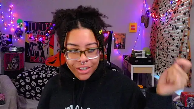 Snapshot of N1NT3NDH03 chatting on September 29, 2025, 12:10 pm N1NT3NDH03 online show from September 29, 2025, 12:10 pm