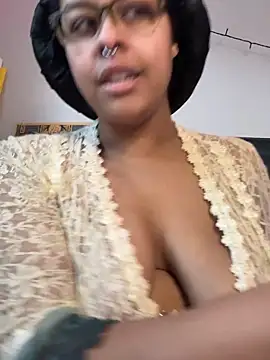 Snapshot of N1NT3NDH03 chatting on March 18, 2026, 1:03 pm N1NT3NDH03 online show from March 18, 2026, 1:03 pm