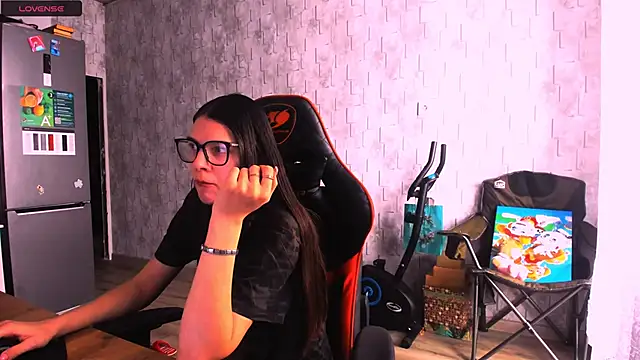 MollyLollipop online show from March 11, 2025, 7:48 am