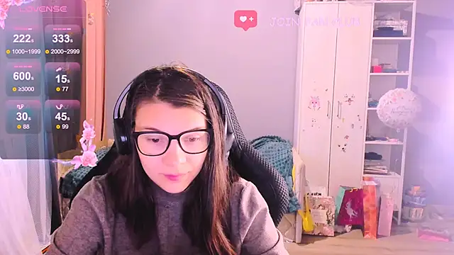 MollyLollipop online show from November 13, 2025, 2:43 am