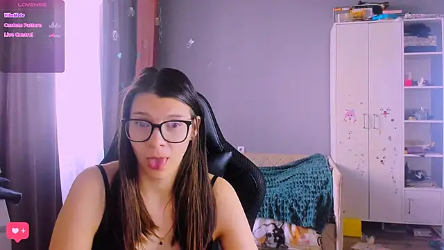 MollyLollipop online show from March 11, 2026, 7:25 am