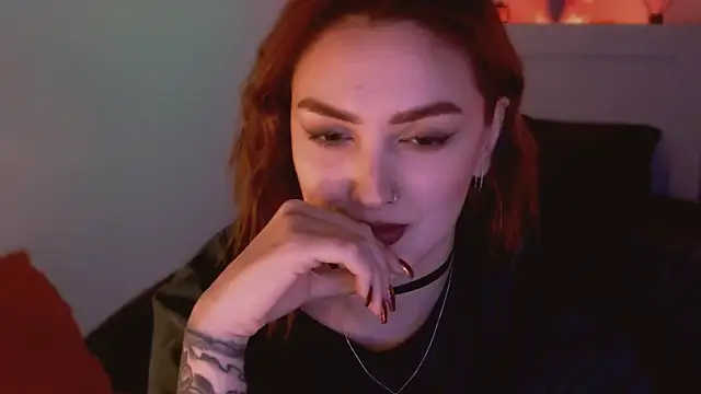 LilyFarey online show from December 12, 2024, 5:37 pm