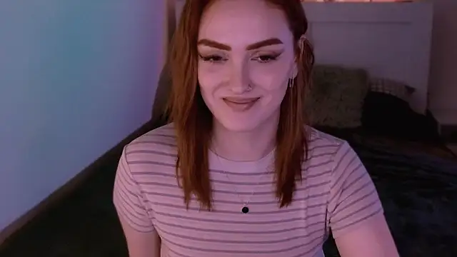 LilyFarey online show from December 20, 2024, 5:51 pm