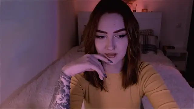 LilyFarey online show from January 15, 2025, 7:23 pm