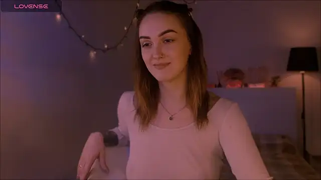 Snapshot of LilyFarey chatting on October 2, 2025, 6:48 pm LilyFarey online show from October 2, 2025, 6:48 pm