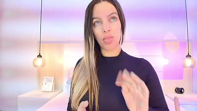 Isabella Harley online show from November 14, 2025, 2:05 pm