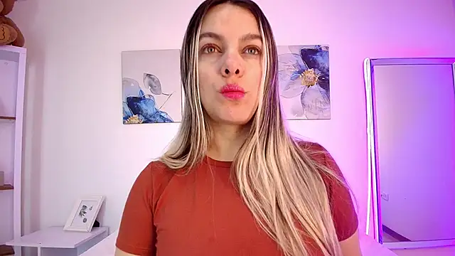 Isabella Harley online show from June 11, 2026, 1:20 pm