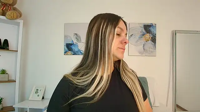Isabella Harley online show from July 10, 2026, 1:25 pm